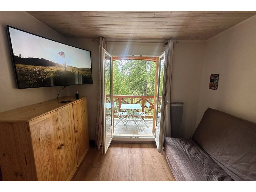 Holiday apartment in Allos from £107 per night