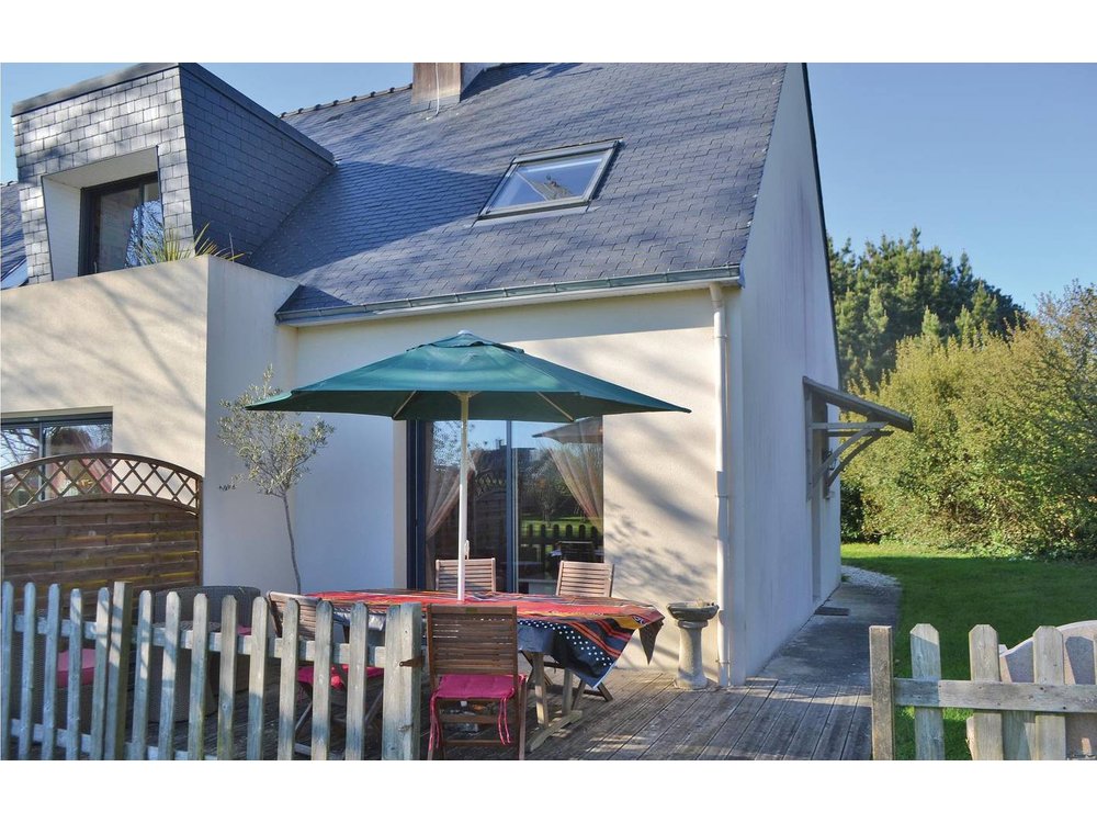 Holiday home in Plomeur from £38 per night