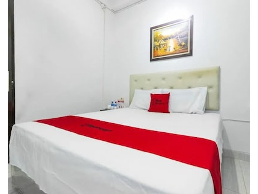Reddoorz near Gajah Mada Plaza 2