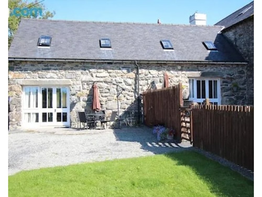 Cader Mountain View Cottage with Hot Tub in Snowdonia