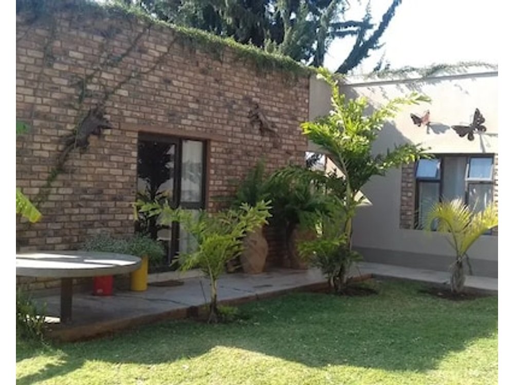 Family Cottage With En Suite Bathroom And Kitchenette
