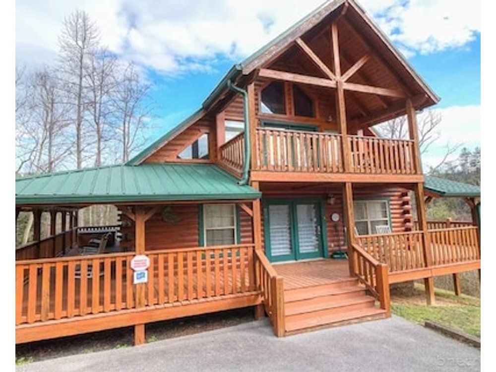 Smoky Heights Overlook Luxury Log Cabin Mountain & City Views