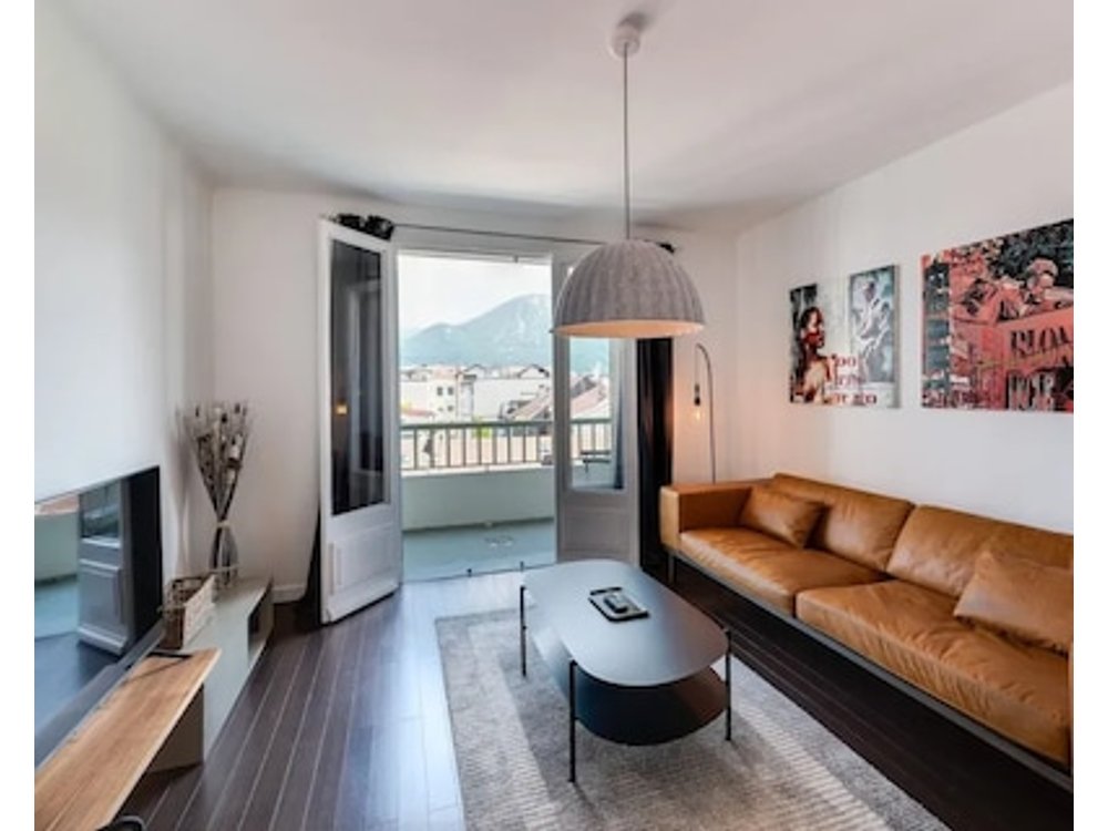 Allure - 2 Bedroom Apartment With Balcony In The Centre Of Annecy