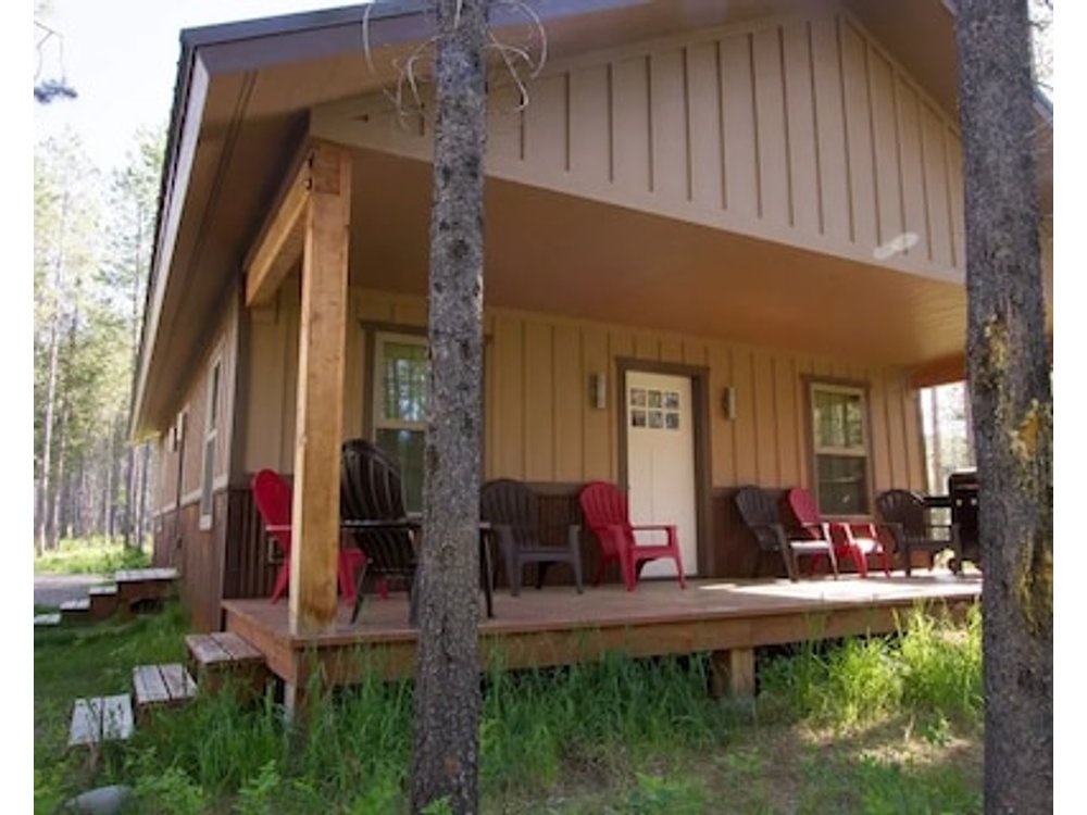 Enjoy Your Getaway And Explore With Glacier Park As Your Back Yard. Book Now!