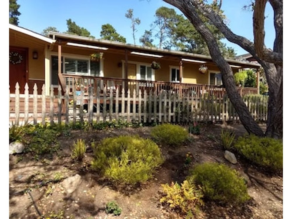 Beautiful Single Level Cambria Beach Getaway