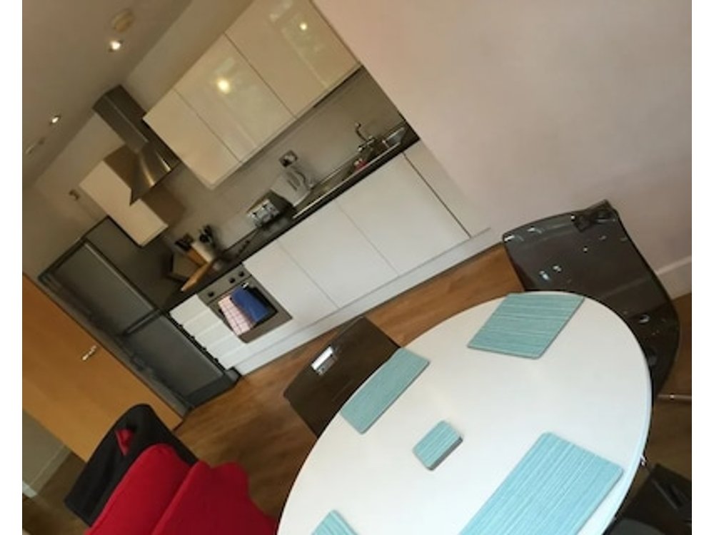 Piccadilly Pad Manchester - Secure free parking and Wifi