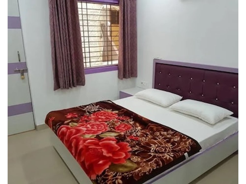 Centrally Located Entire Apartment Near Ito