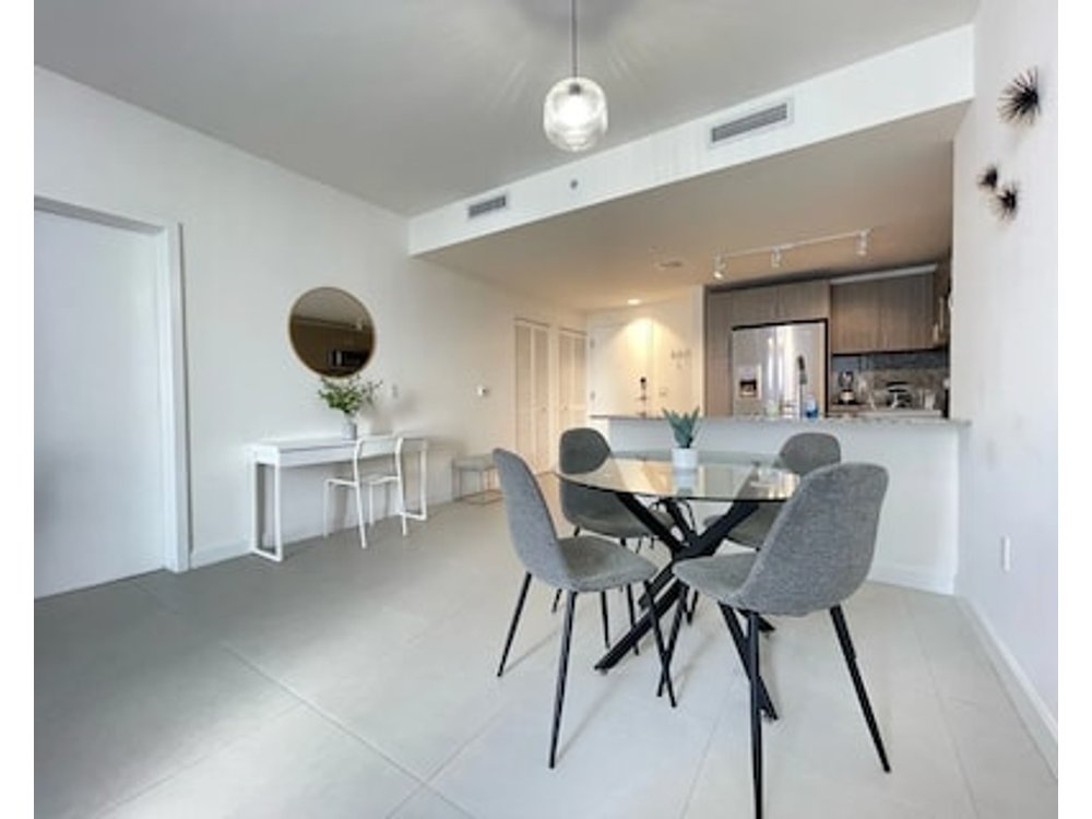 Great Apartment In Downtown Doral- Miami