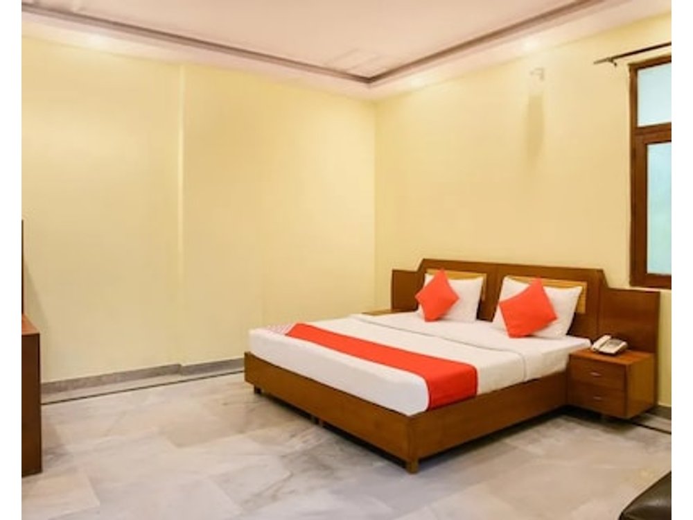 Townhouse Jageer Palace Near Mayapuri Chowk