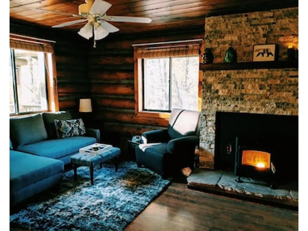 Cozy Cub Log Cabin - Private 1 Acre/large Deck/rustic/quiet/private Wooded Area