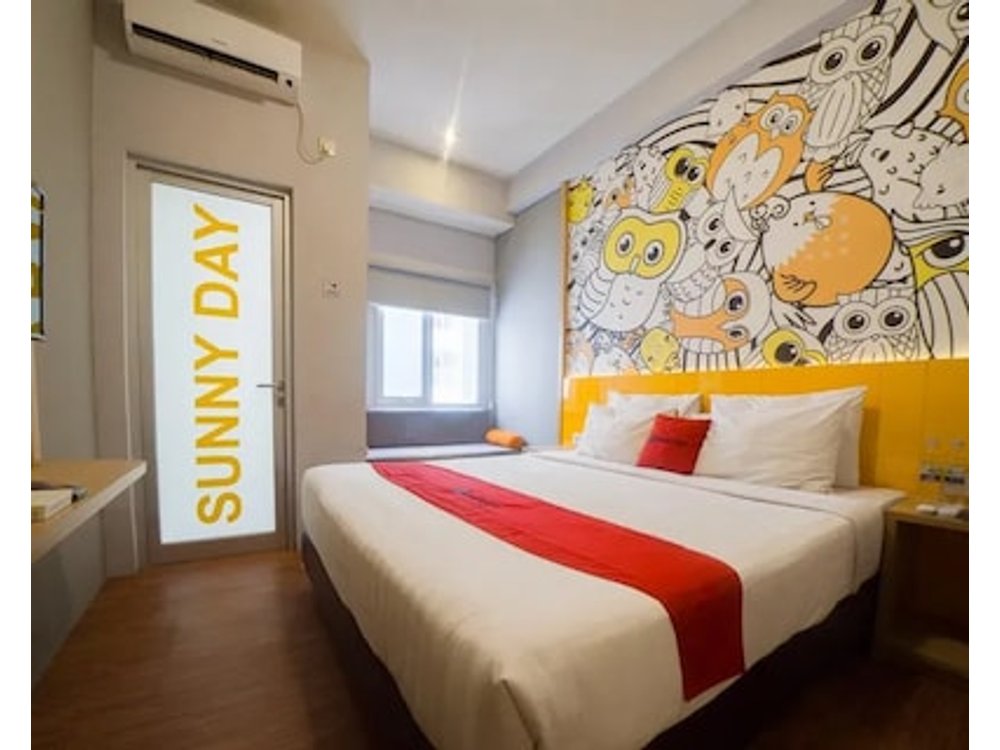 RedDoorz Apartment near Bundaran Satelit Surabaya