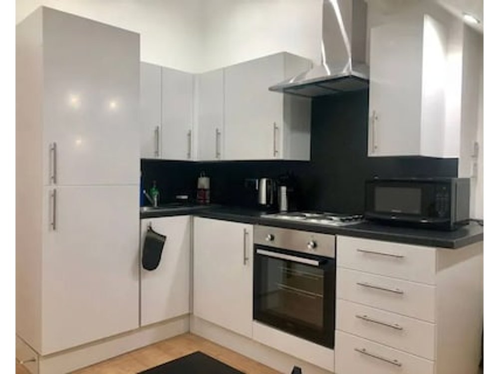 Relax in a modern Cardiff home by the City Centre & Bute Park