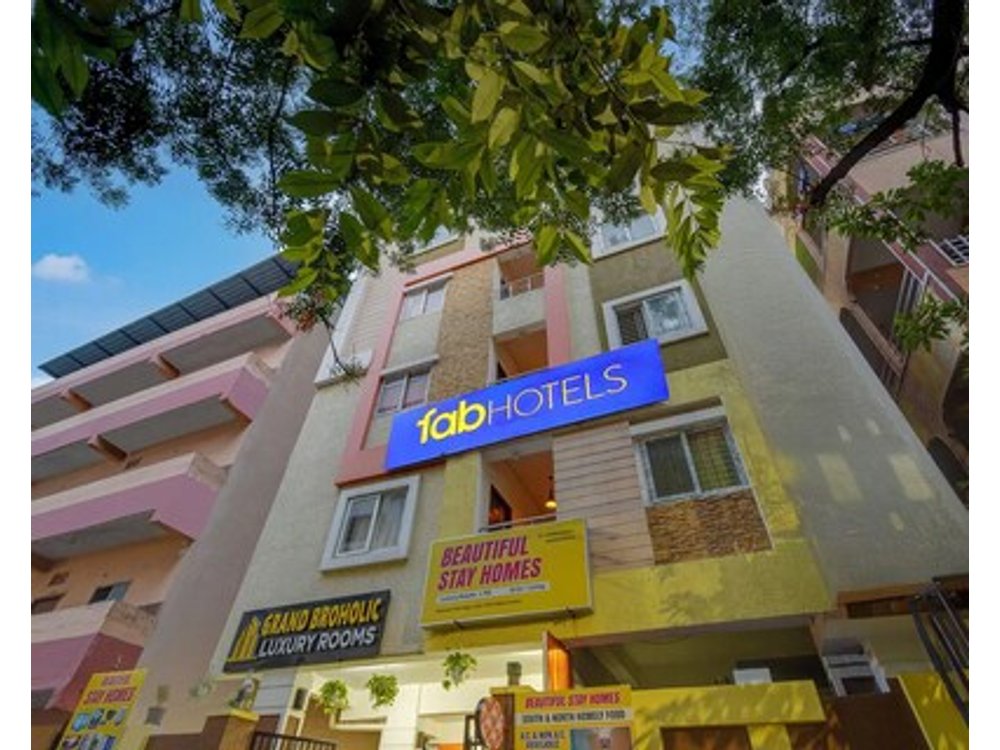 FabHotel Grand Broholic Luxury Rooms JNTU - Nr. JNTU Collegue Metro Station-Kukatpally