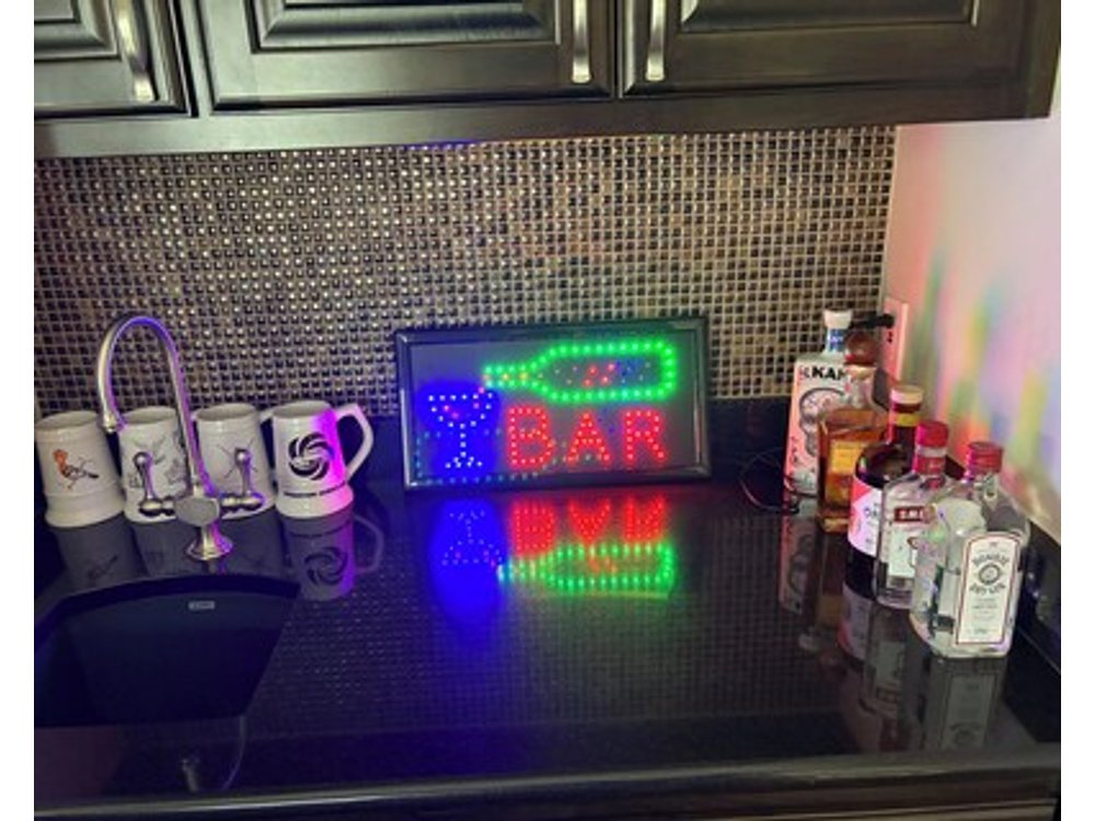 Cozy 1-bedroom bed & breakfast in charming Dallas with AC