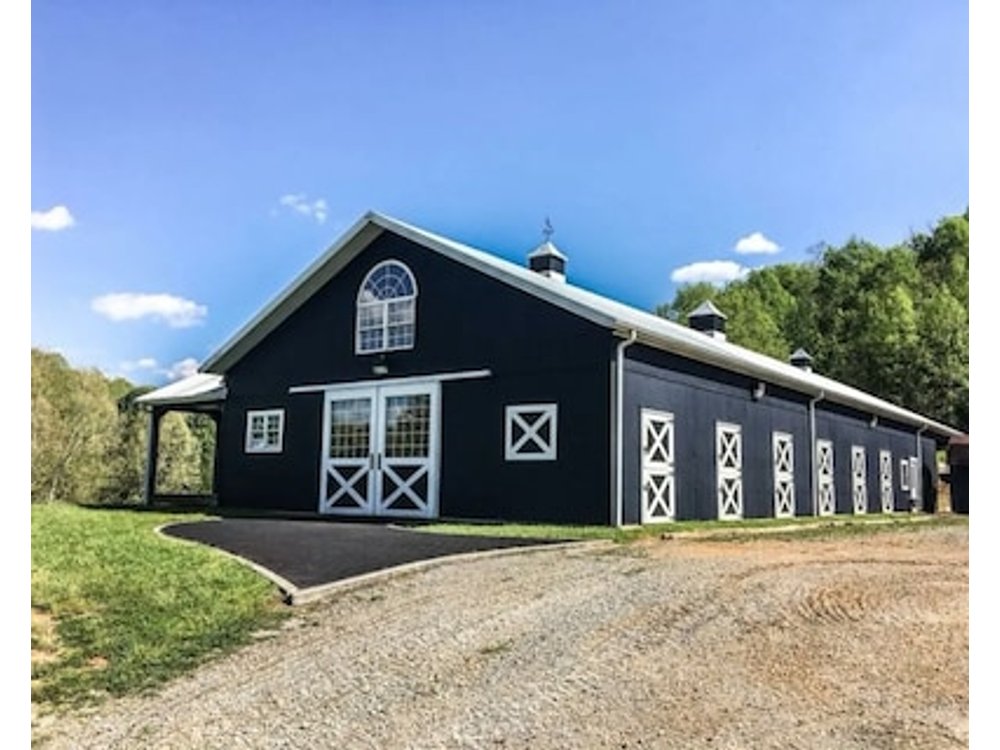 Historic & Modern Log Cabin On 55 Acre Horse Farm/Wedding Venue