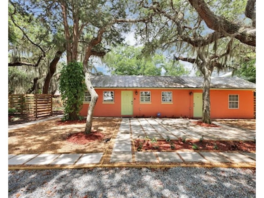 The Pearl Coastal Getaway~Outdoor Oasis~Pets OK - Minutes to Nights of Lights.