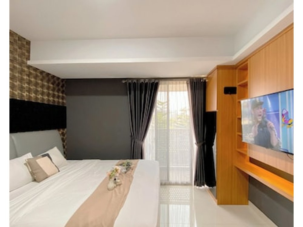 Homey And Cozy Living Studio At West Vista Apartment