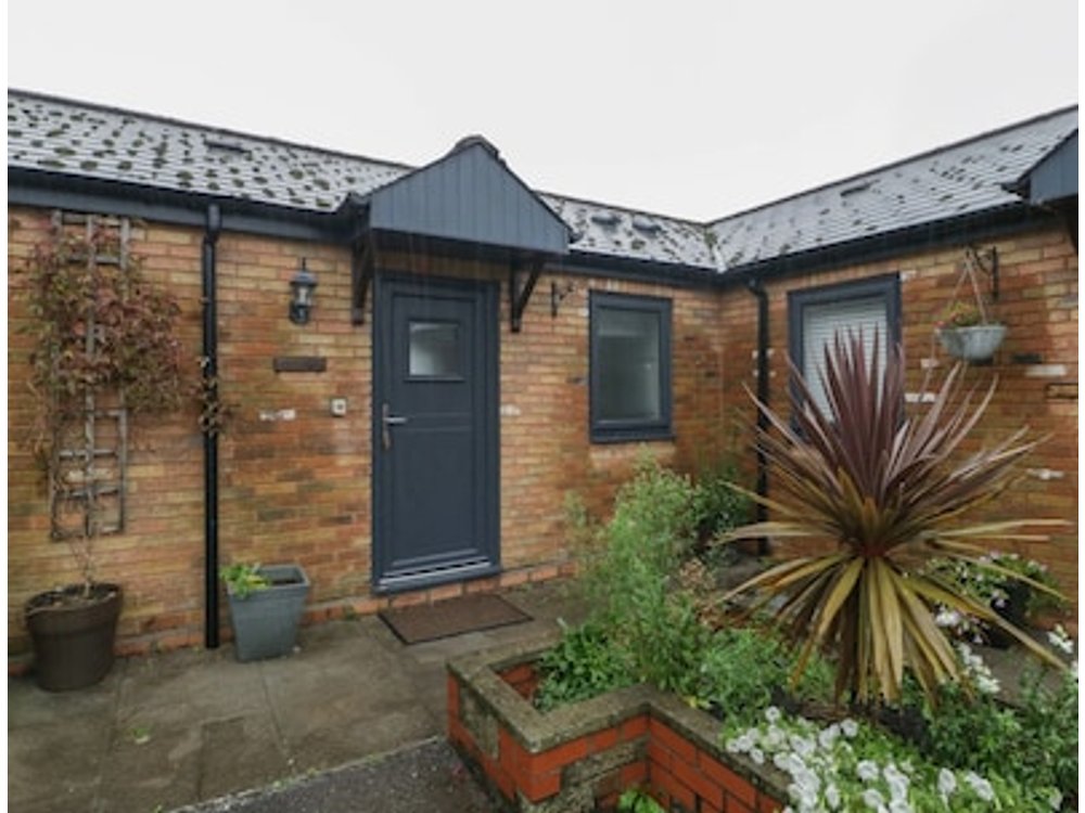 Myrtle Cottage Family Friendly With A Garden In Creigiau