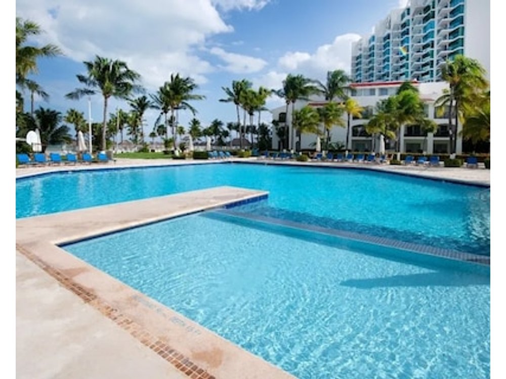 Vacation Getaway With Beach Access & Balcony