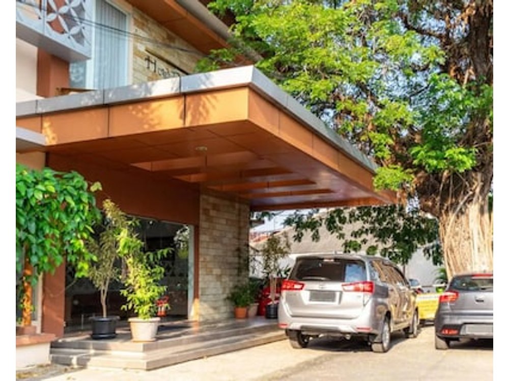 RedDoorz Plus Syariah near Java Supermall Semarang 2