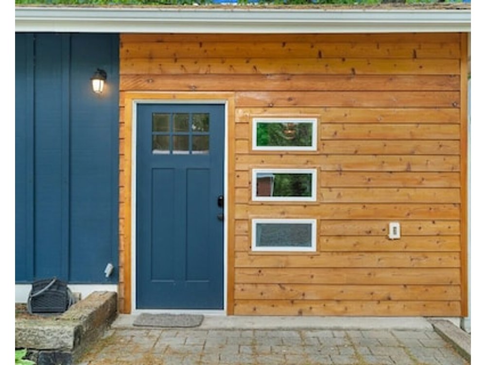 1 BR Cottage less than 5mi to DT w/ Hot Tub Fenced Yard