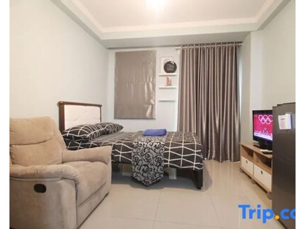 Studio Signature Park Grande Apartment Mt. Haryono By Travelio