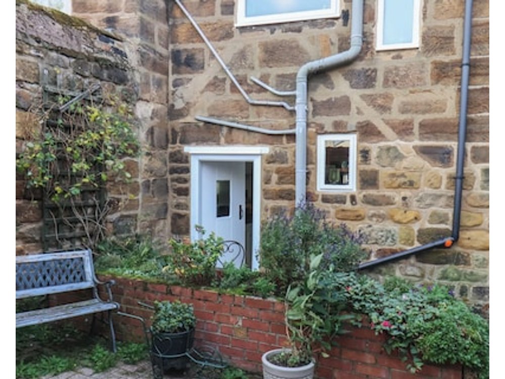 Chimes Cottage Pet Friendly In Guisborough Ref 934250