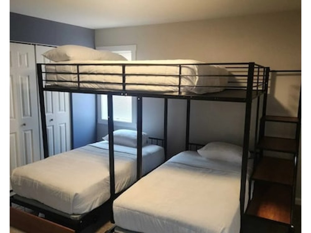 Cozy 3-bedroom House Near Lucas Oil Stadium In Downtown Indianapolis.