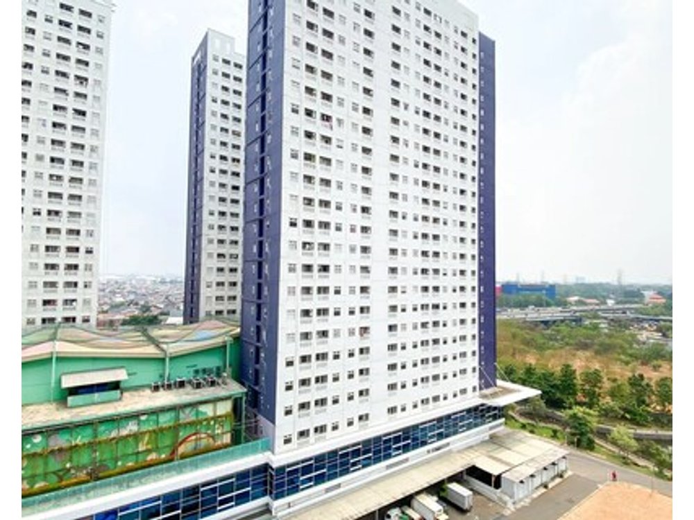 Modern And Classic 2br At Green Pramuka City Apartment