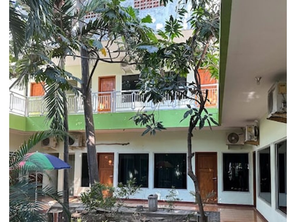 Global Inn Syariah Mitra RedDoorz near Juanda T1 Airport