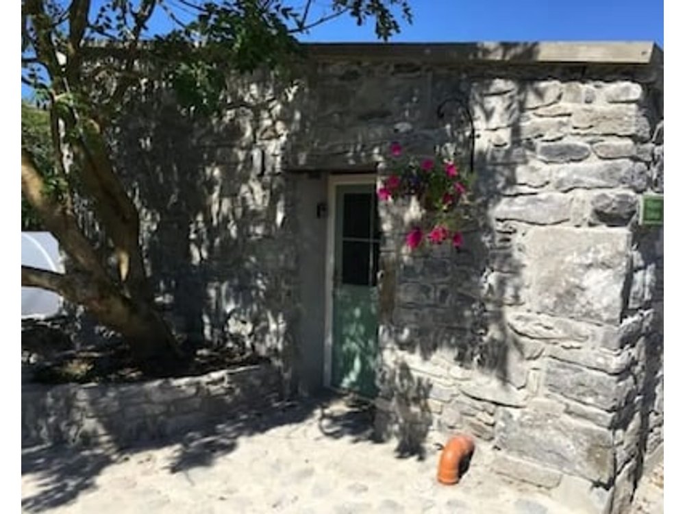 Cozy Irish Cottage Located On The Wild Atlantic Way!
