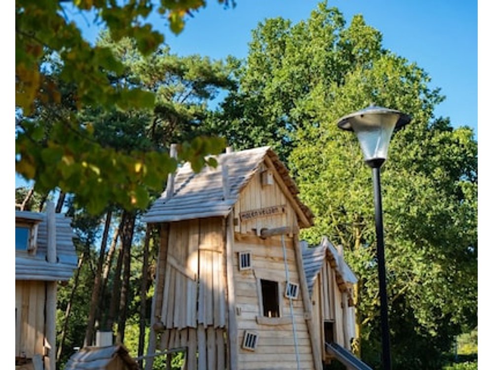 Chalet near a pond in Eindhoven Park