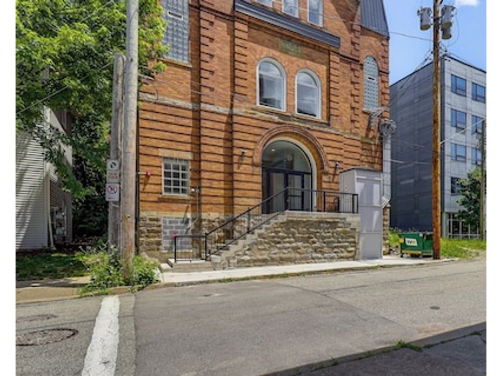 1 Mi to Dtwn! New Pet-friendly Condo in Pittsburgh
