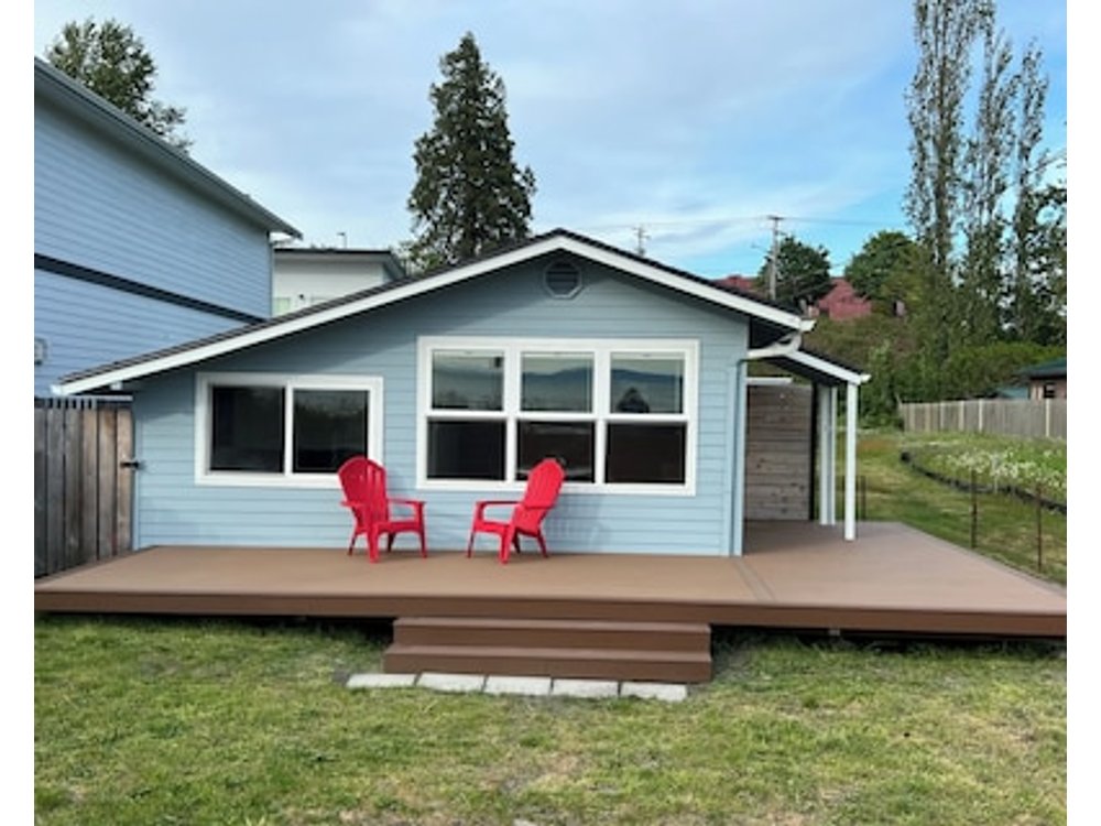 Cottage With Private Beach In Birch Bay