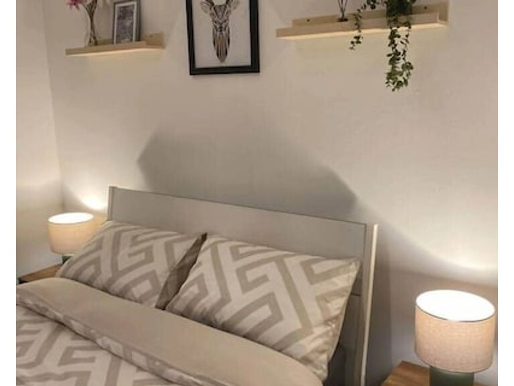 Modern apartment in Glasgow West End free parking