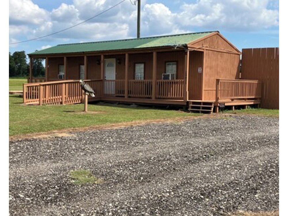 Quiet Cabin With Owa Theme Park Shopping Dining And The Beach Minutes Away.
