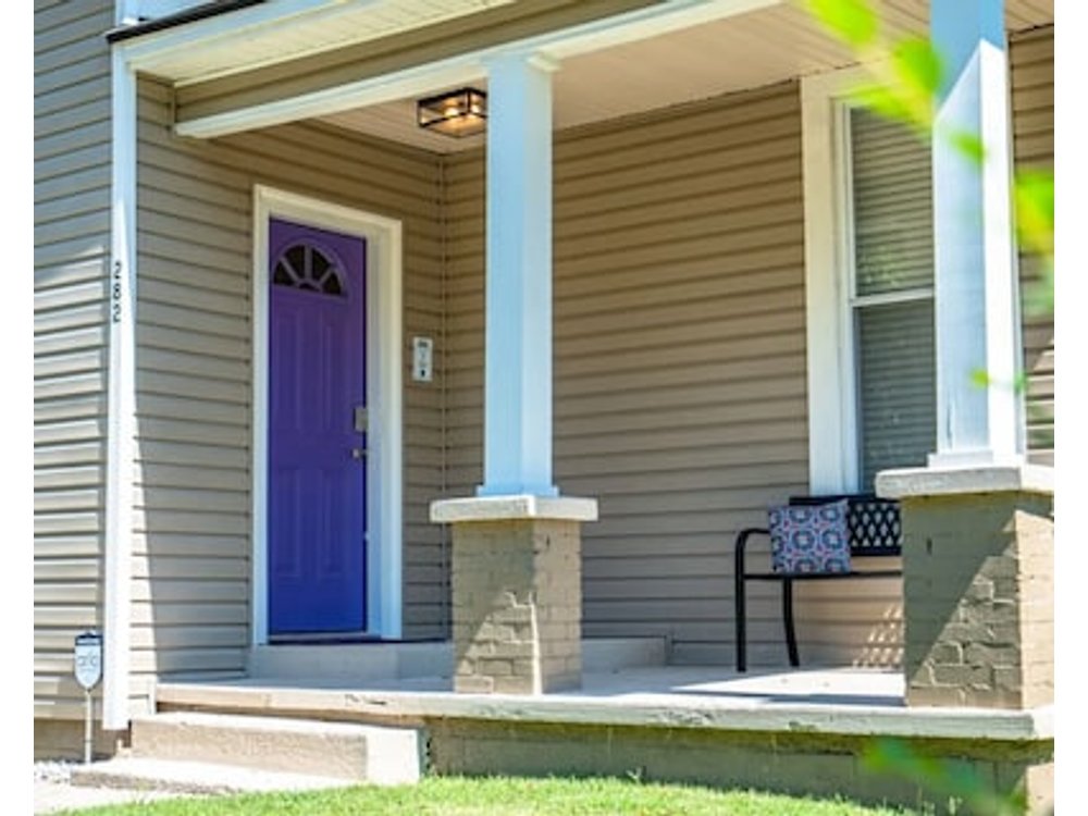 Vineyard Cottage-Pet Friendly & Walk to Oaklawn!