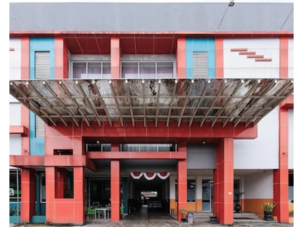 Urbanview Hotel Niraz Syariah Banjarmasin by RedDoorz