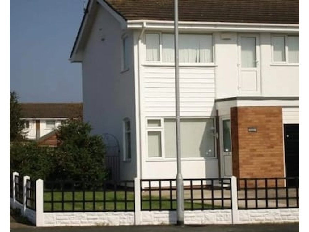 Spacious 3 Bed House In Penrhyn Bay Llandudno