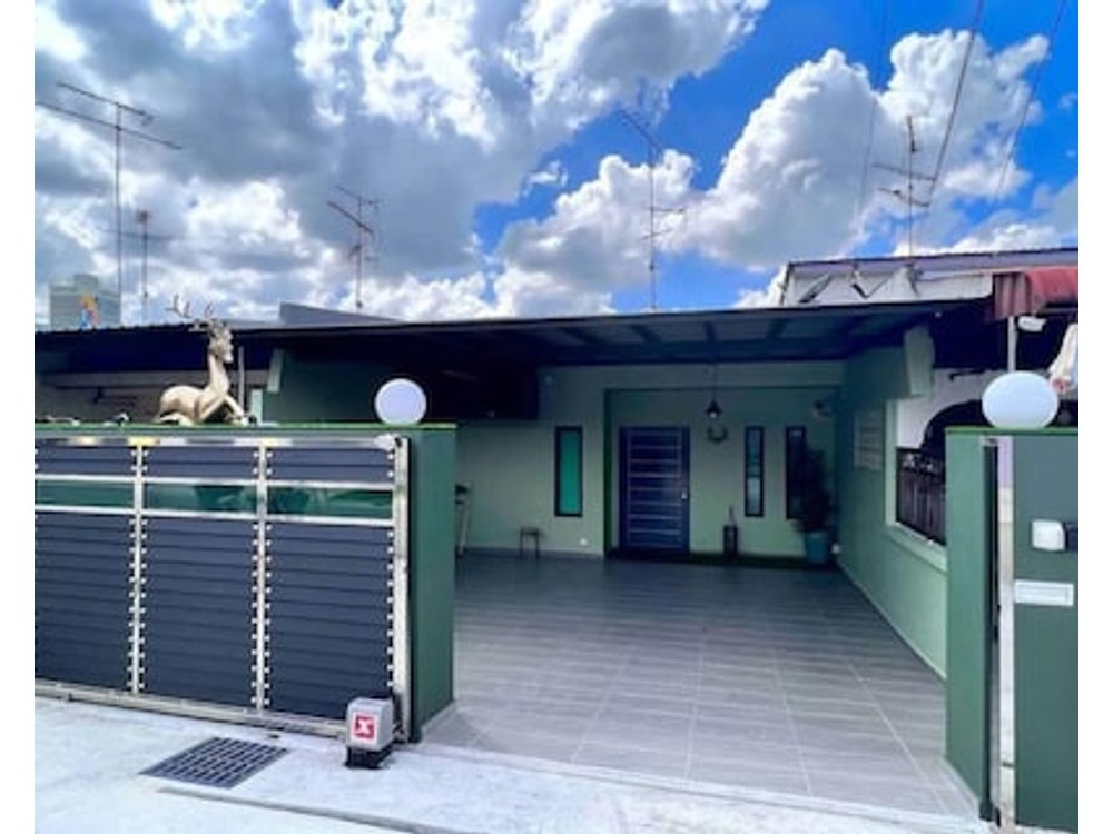 Rusa Cottage (Sleeps 10 pax - 1 min walk from KSL)