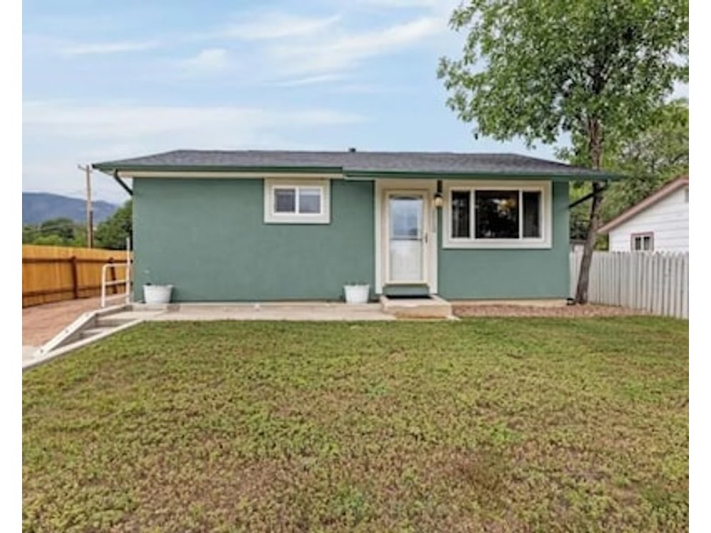 New Adventure Cottage w/ Mountain Views Near Garden of the God's & Fall Leaves!