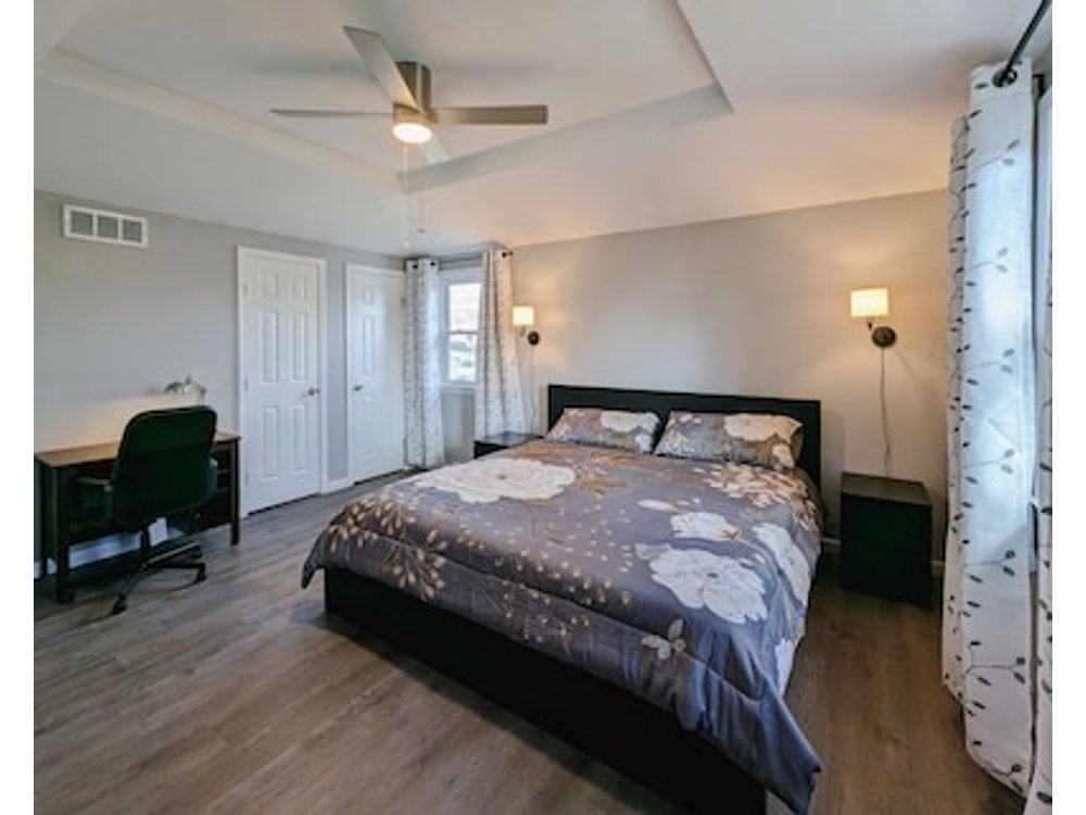Comfy Spacious & Convinient 3/2 House In Overland Park