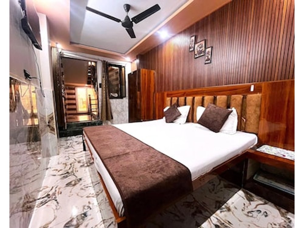 Paradise Villa Lord Krishnas Goonj