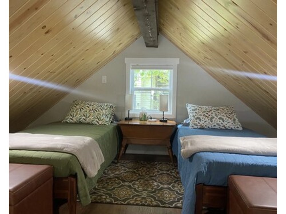 Clean Modern Guesthouse Located In A Central Austin.