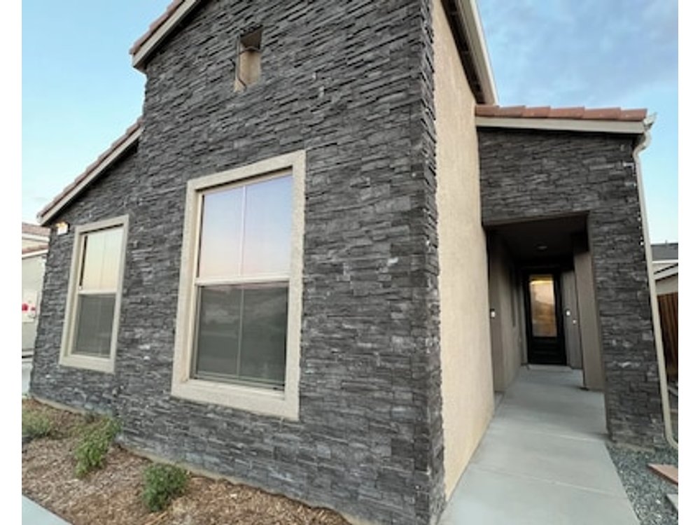 Luxurious 2br/2ba Modern Getaway In Bakersfield