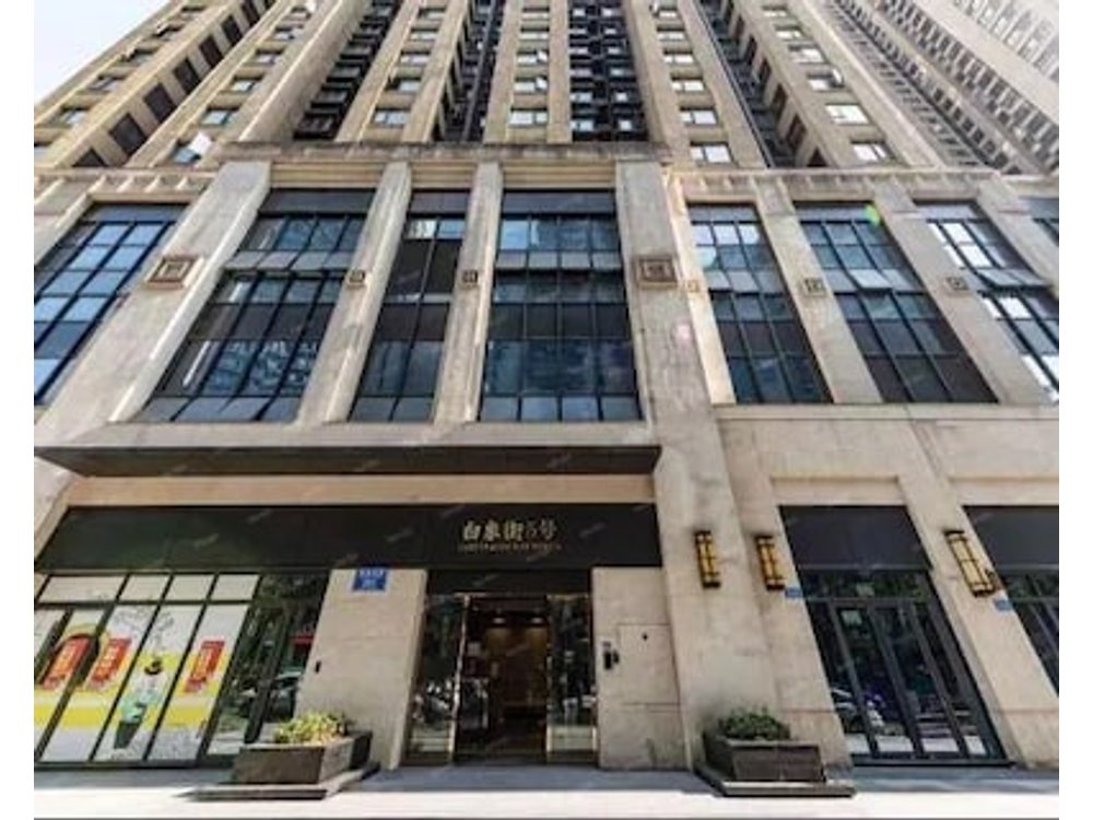 Chongqing Yishi High-altitude River View Apartment (Jiefangbei Hongyadong Branch)