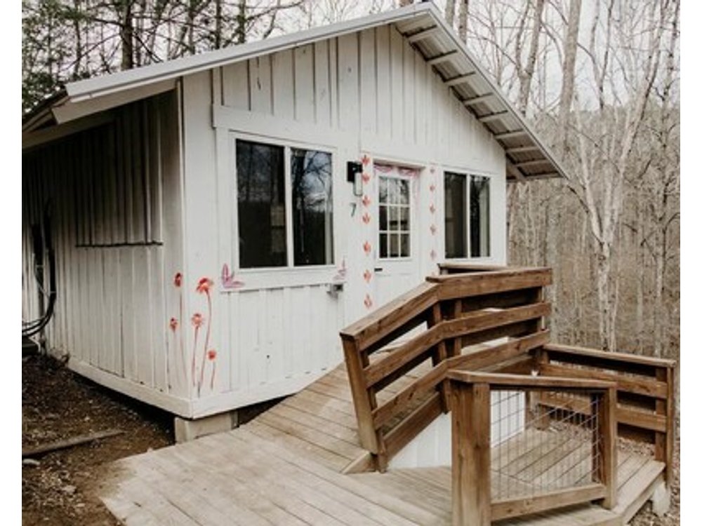 Charm in the Mountains: Your Nicest Getaway Awaits at Our One-of-a-Kind Tracy City Cabin