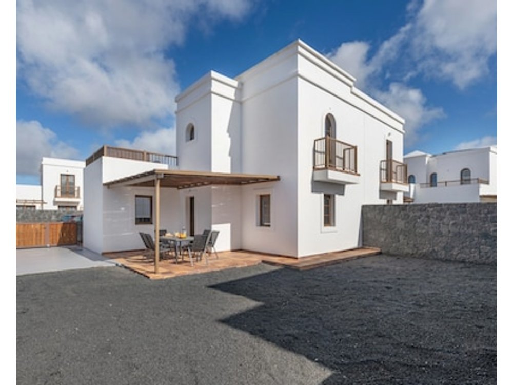 Casa Fama: Mountain Views Private Terrace & Wi-Fi in Yaiza