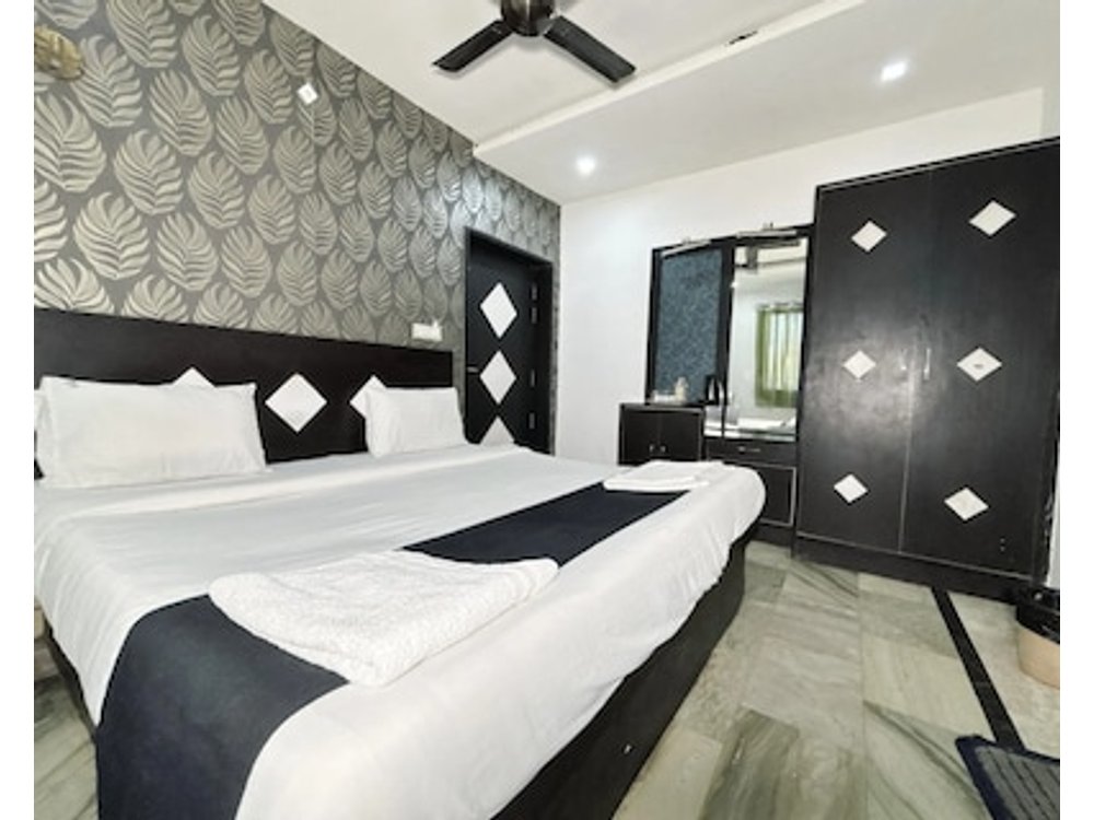 Hotel Laxman Resort by The Golden Taj Group &Hotels