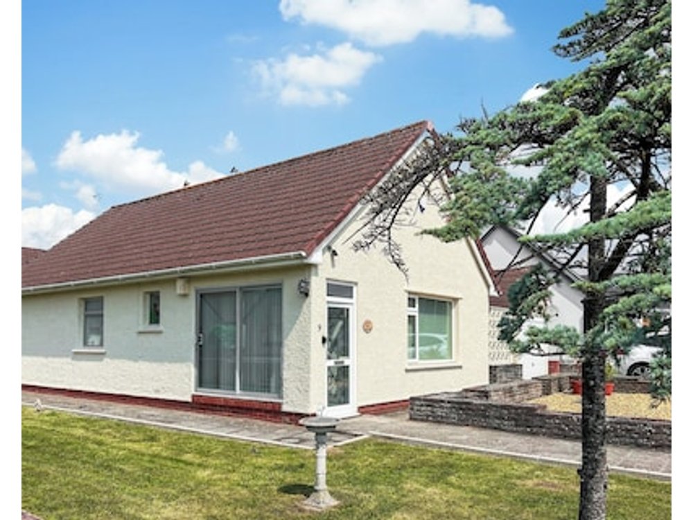 2 Bedroom Accommodation In Cardiff